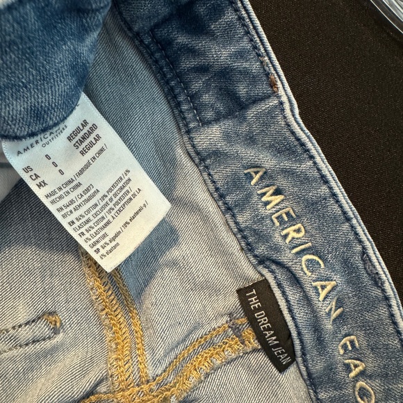 AMERICAN EAGLE - The Dream Jean Curvy Hi-Rise Ripped Jegging - Size 0 Regular - Picture 6 of 6